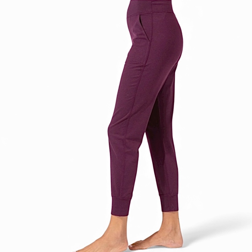 Threads For Thought High Rise Amaranth Lydia Performance Jogger Size Medium NWOT - Picture 2 of 16